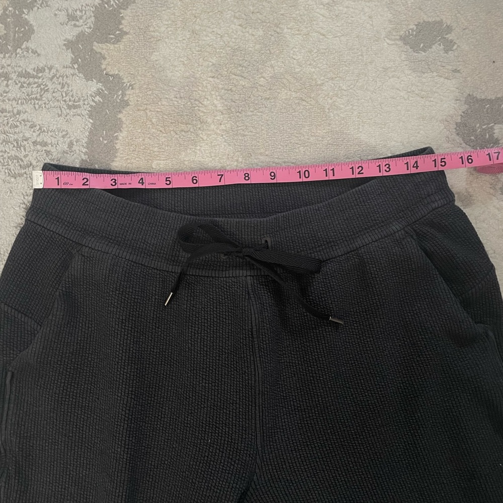 Lululemon Ribbed High Rise Joggers *7/8 Length - Picture 9 of 12